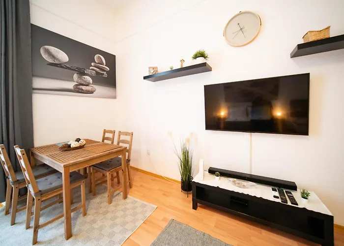 Free Parking Charlie\'S Residence - 2Sep Room, Ac, Fast Wifi, Tv